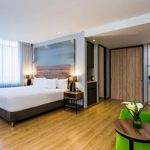La Quinta By Wyndham 4*, Medellín Colombia
