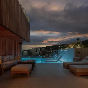Binn 5*, Medellín Colombia
